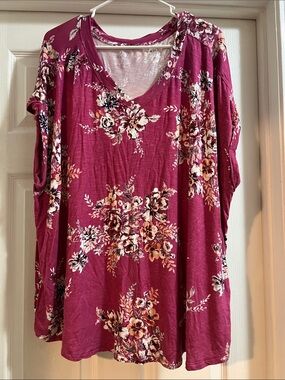 V-Neck Floral Cold-Shoulder Tunic in Berry
